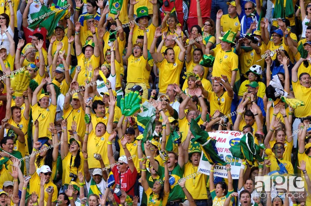 helvede praktisk krans Brazilian football fans cheering, Stock Photo, Picture And Rights Managed  Image. Pic. IBR-932155 | agefotostock