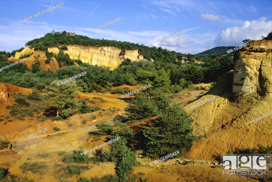 Stock Photo: Rocks near Rustrel, Ochre, Luberon, South of France, Europe.
