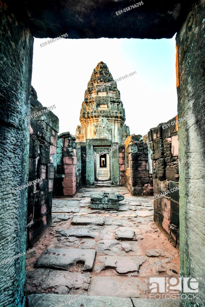 Photo de stock: Beautiful photo picture of phimai thai ruins taken in thailand, Southeast Asia.
