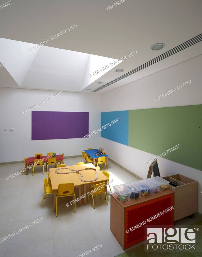 Stock Photo: Lower level classroom. Victory Heights Primary school, Dubai, United Arab Emirates. Architect: R+D Studio , 2016.
