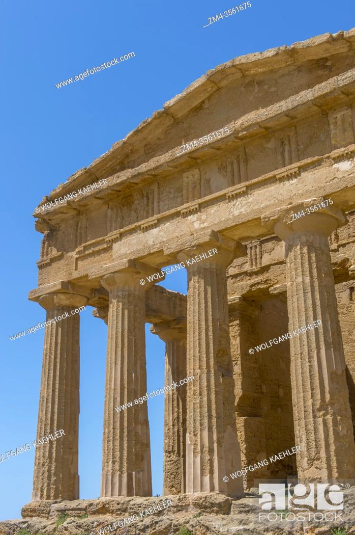 Stock Photo: Detail of the Temple of Concordia (Greek: Harmonia) , built c. 440-430 BC, which is an ancient Greek temple of the ancient city of Akragas.