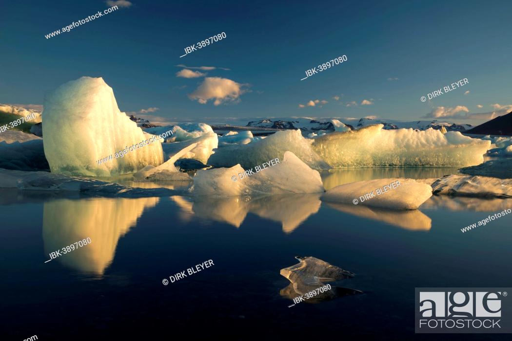 Stock Photo: Icebergs reflected in Jökulsárlón Glacier Lagoon, Vatnajökull Glacier, Austurland, East Iceland, Iceland.