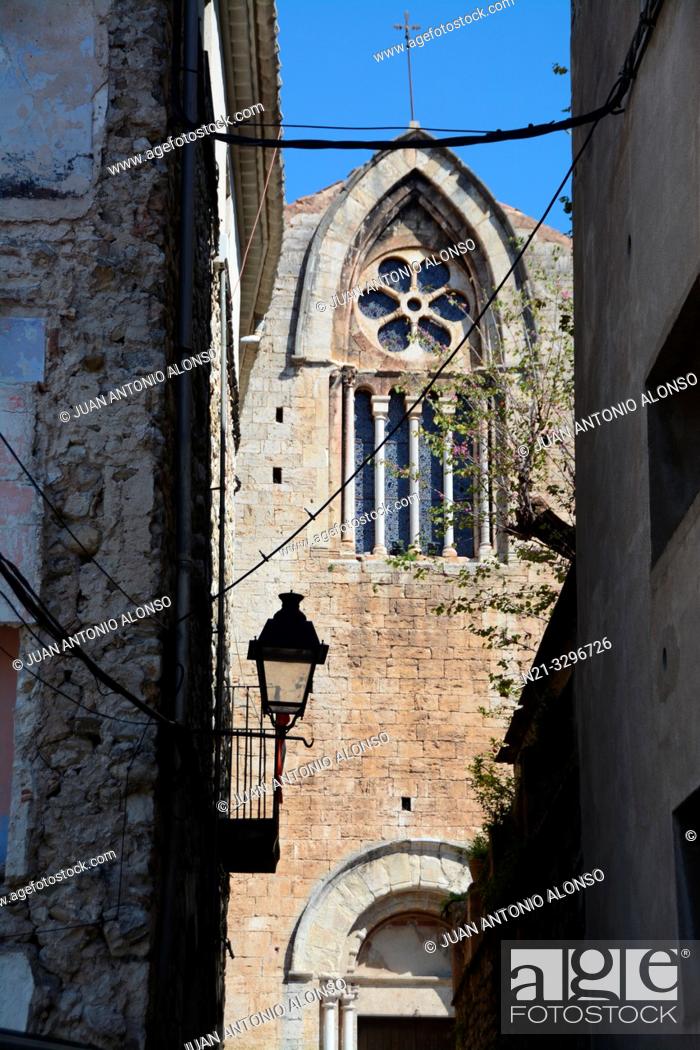 Stock Photo: Narrow street leading to Sant Vicenç Church, Medieval town of Besalú, La Garrotxa, Province of Girona, Catalonia, Spain, Europe.