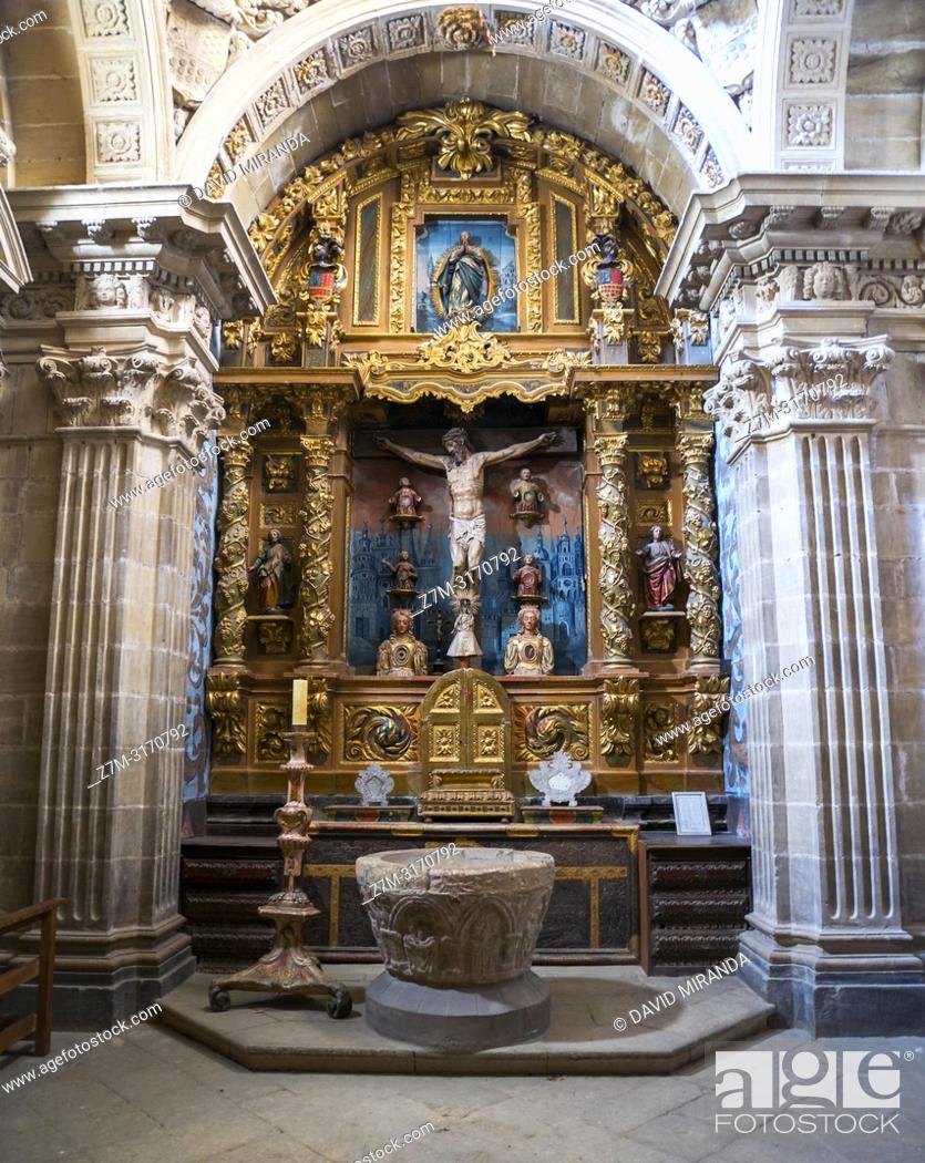 Pila bautismal . Iglesia de Santa María de la Asunción. Briones. La Rioja,  Stock Photo, Picture And Rights Managed Image. Pic. Z7M-3170792 |  agefotostock