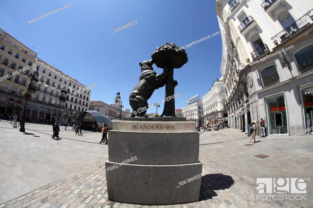 Stock Photo: Monument of the Bear and the Strawberry Tree in Puerta del Sol, Madrid, Spain.