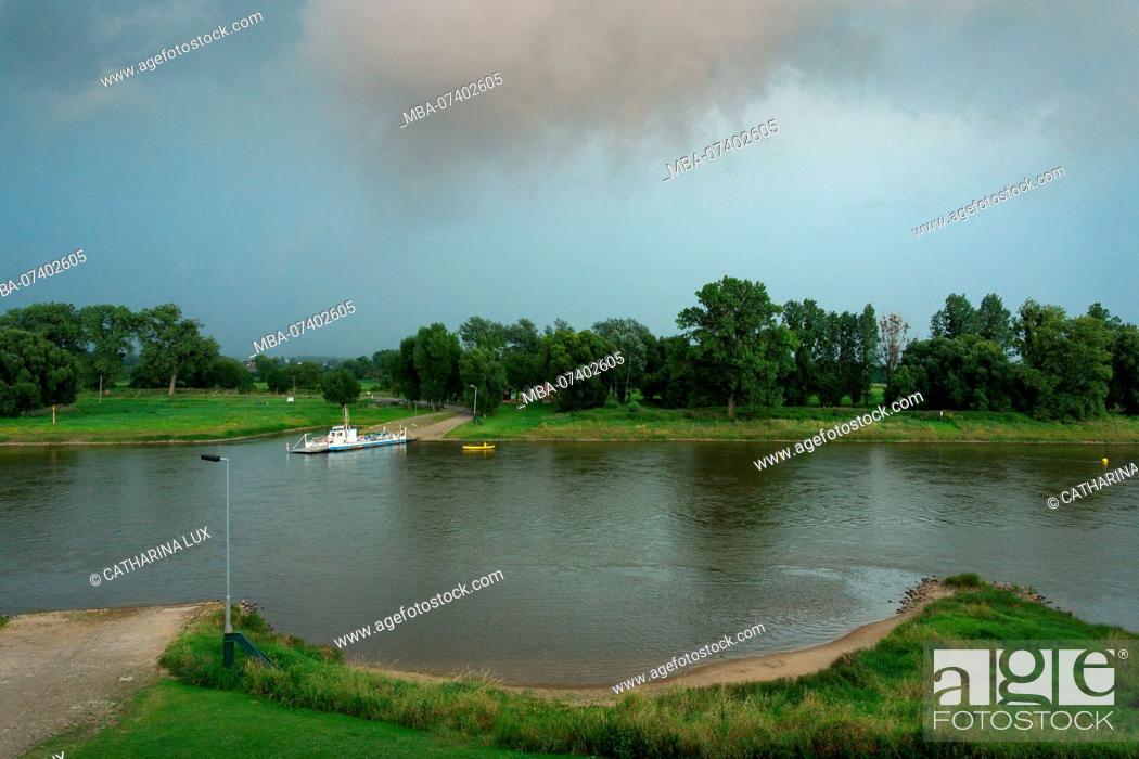 Stock Photo: Elbe Cycletour, Coswig (Anhalt), Elbe ferry, thunderstorm mood.