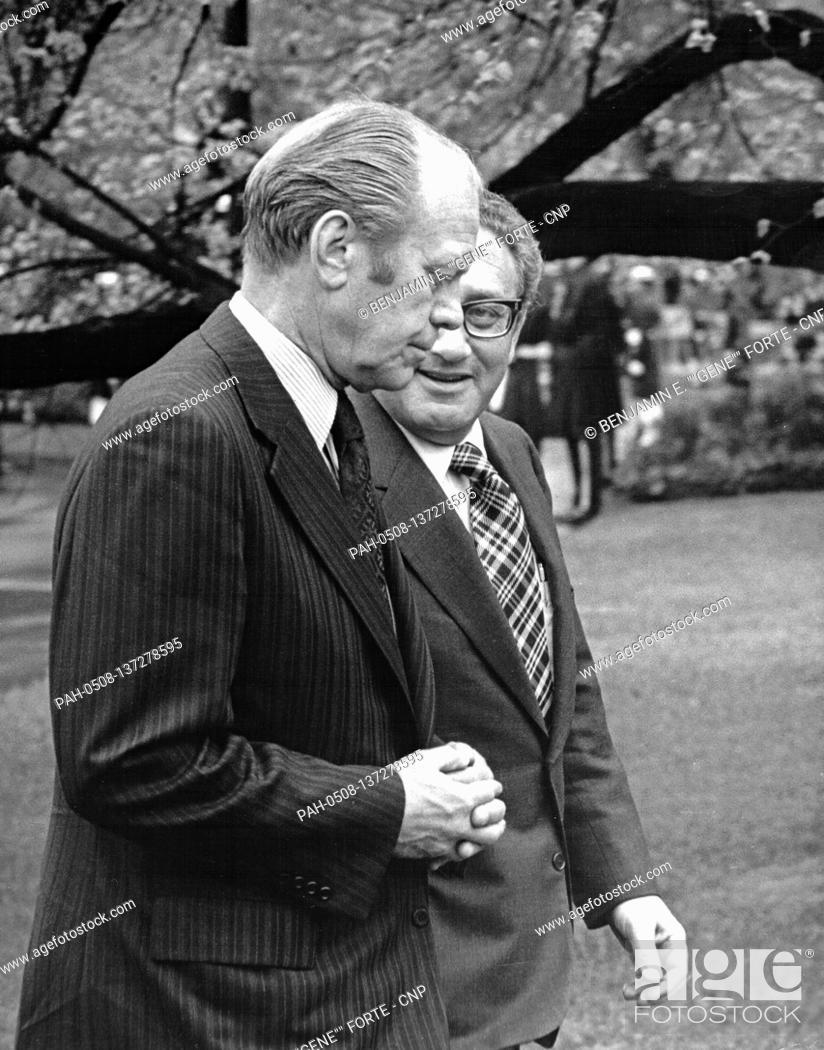 President Gerald Ford on White House grounds with Henry Kissinger Photo Print