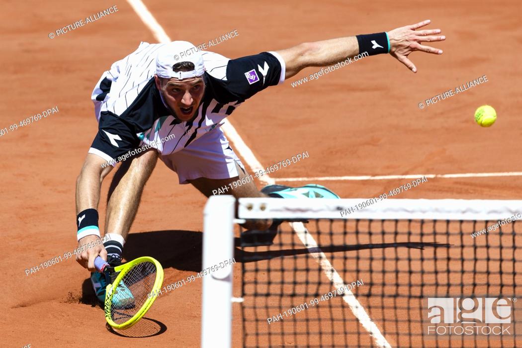 Imagen: 01 June 2019, France, Paris: Tennis: Grand Slam/ATP-Tour, French Open, singles, men, 3rd round, Struff (Germany) - Coric (Croatia): Jan-Lennart Struff from.