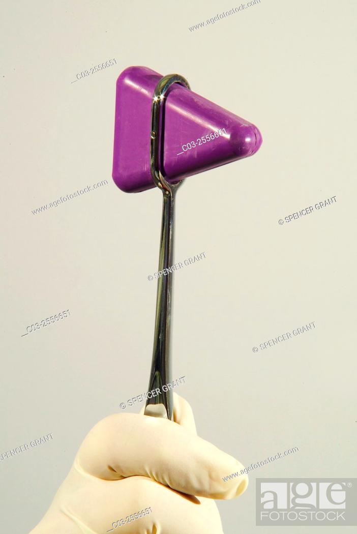 norte fascismo Ejercer The Taylor or tomahawk reflex hammer is a medical instrument used by  practitioners to test deep..., Foto de Stock, Imagen Derechos Protegidos  Pic. C03-2556651 | agefotostock
