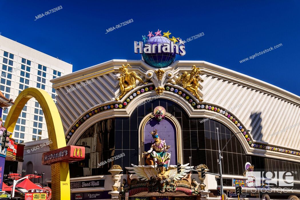 Stock Photo: The USA, Nevada, Clark County, Las Vegas, Las Vegas Boulevard, The Strip, Harrah's, entrance.