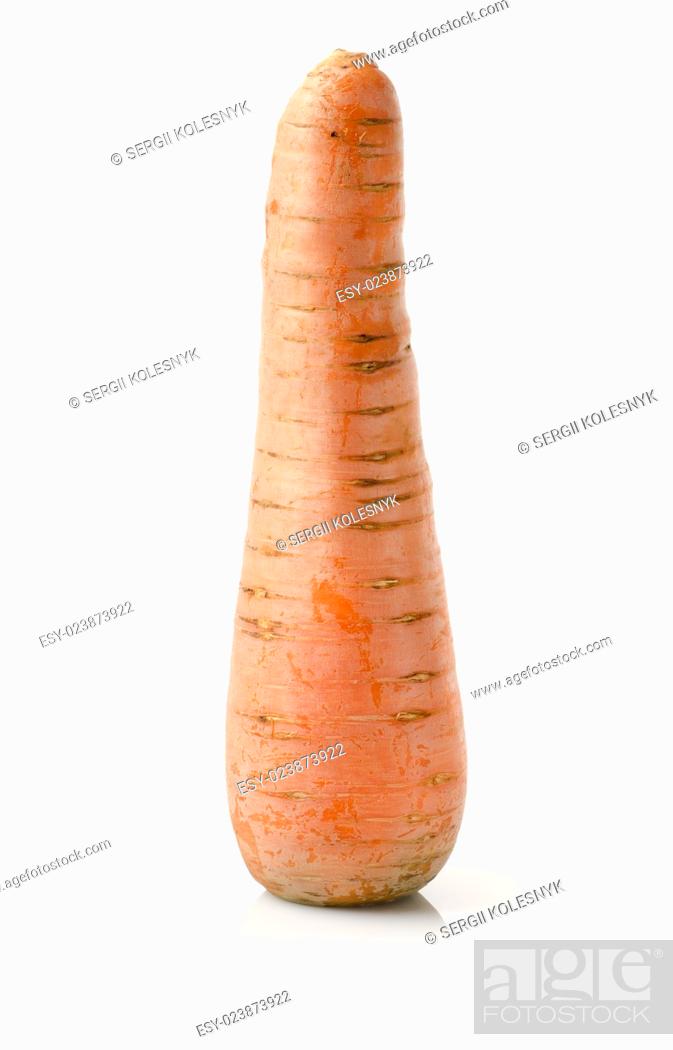 Imagen: Fresh carrot isolated on a white background.
