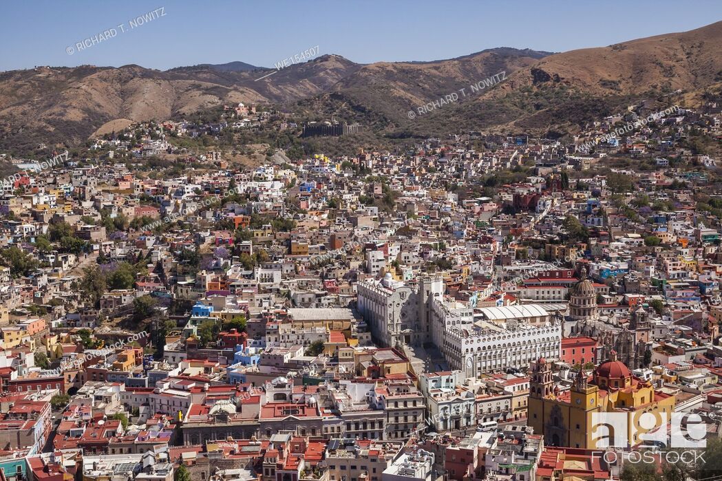 Stock Photo: Pattern of colorful houses on the mountainside in Guanajuato, Mexico.