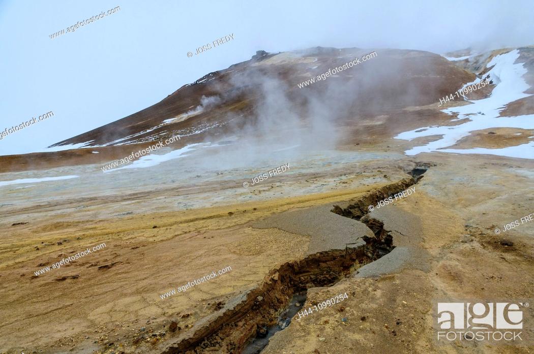 Stock Photo: Hot springs and mud pots of Hverarönd near Myvatn in north Iceland.