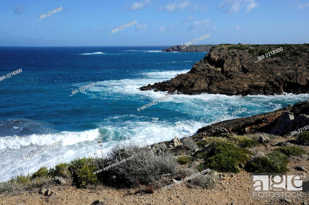 Photo de stock: Cliffs, steep coast near Arenal d'en Castell, Minorca, Menorca, Balearic Islands, Mediterranean Sea, Spain, Europe.