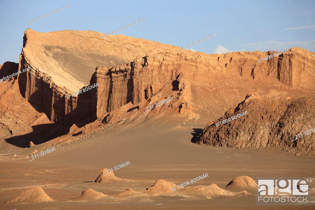 Stock Photo: Chile, Antofagasta Region, Atacama Desert, Valle de la Luna;.