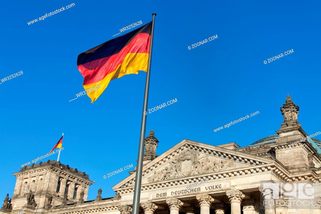 Stock Photo: deutscher Reichstag an einem sonnigen Tag.