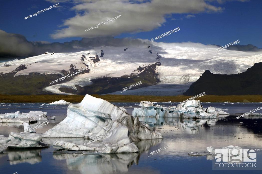 Stock Photo: Icebergs, floating ice chunks, glacial ice, glacier, calving glacier, glacier lagoon, glacier lake, Jökulsárlon glacier lagoon, Vatnajökull glacier, south coast.