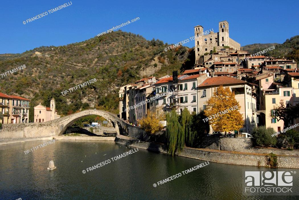 Stock Photo: Italy, Liguria, Dolceacqua, bridge and castle.