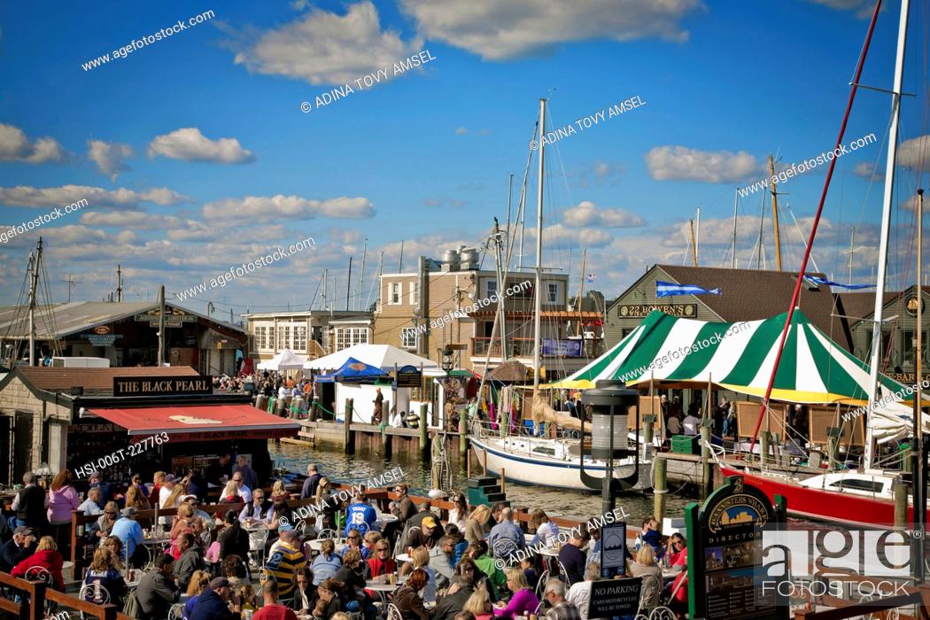 Stock Photo: United States of America. New England. Rhode Island. Newport. The Black Pearl restaurant at Bannister's Wharf.
