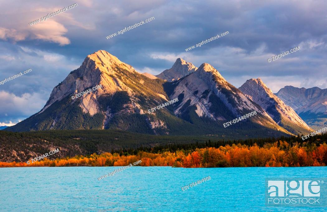 Stock Photo: Beautiful autumn season in Canadian mountains. Fall background.