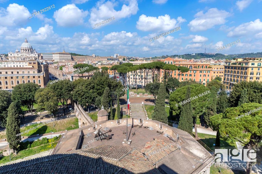 Stock Photo: St Peter's Basilica seen from Castel Sant'Angelo, Rome, Lazio, Italy, Europe.