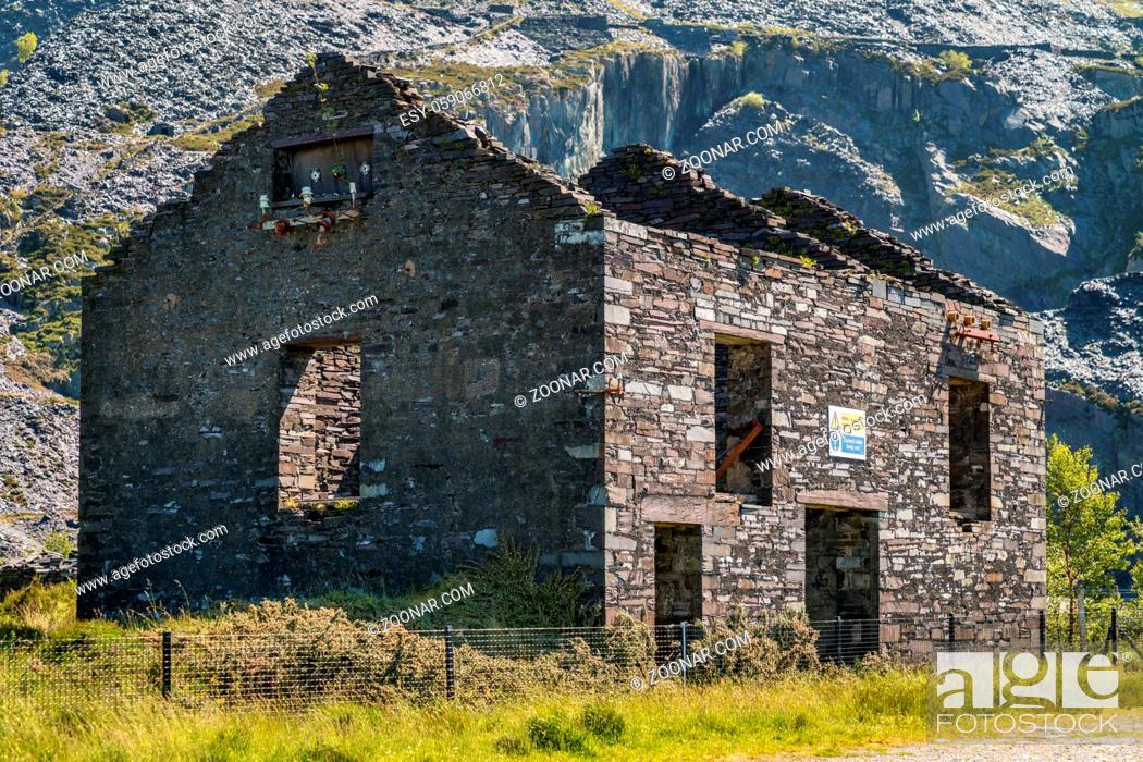 Stock Photo: Derelict house at Dinorwic Quarry near Llanberis, Gwynedd, Wales, UK.
