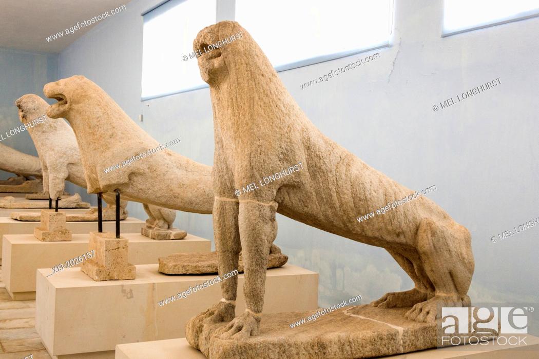 Photo de stock: The original Lions of the Naxians inside Delos Museum, Delos Archaeological Site, Delos, near Mykonos, Greece.