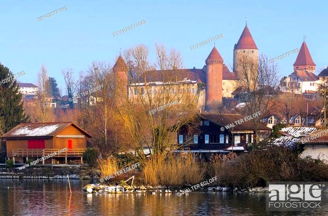 Stock Photo: Estavayer le Lac mit Burg.