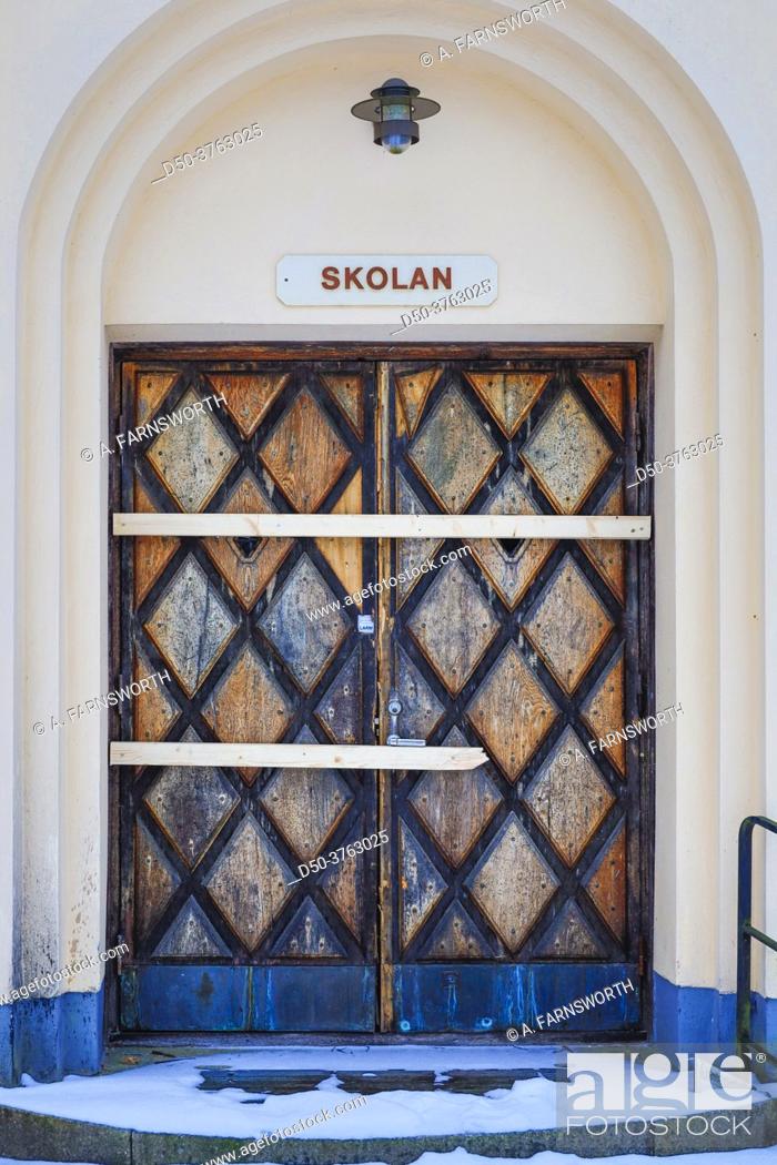 Photo de stock: Solbacka, Sweden A boarded up schoolhouse at the abandonned Solbacka boarding school made famous by Jan Guillou's novel Ondskan.