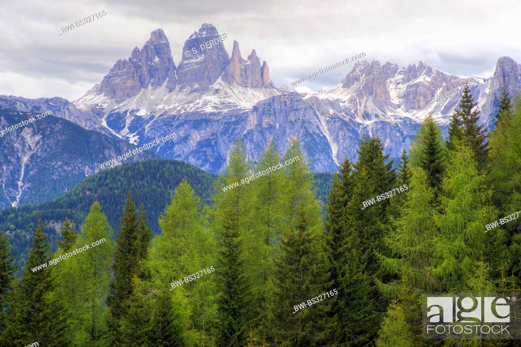 Stock Photo: Tre Cime di Lavaredo (Drei Zinnen), Italy, South Tyrol, Dolomiten.