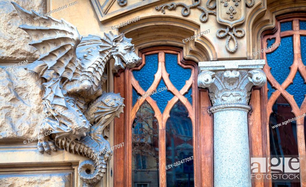 Stock Photo: Turin, Corso Francia, Casa dei Draghi/Palazzo della Vittoria von Gottardo Gussoni (art nouveau house). Dragon detail on the facade.