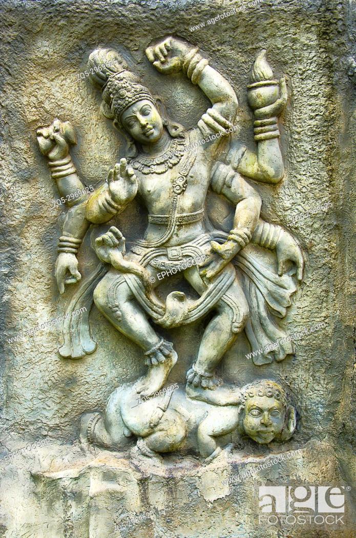 Stock Photo: Carved idol of Lord Shiva, Sant Darshan Museum, Hadashi, Maharashtra, India.