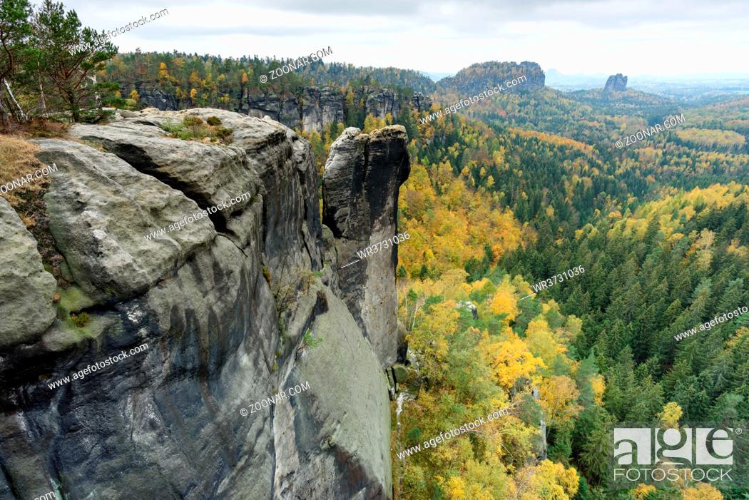 Stock Photo: Elbsandsteingebirge im Herbst.