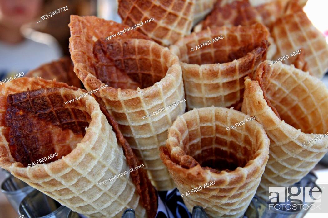 Imagen: Cookie ice cream cones.