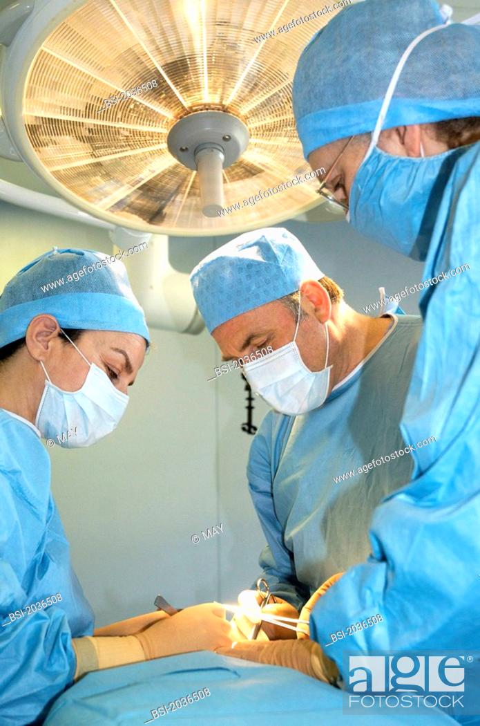 Stock Photo: SURGICAL TEAM Models.