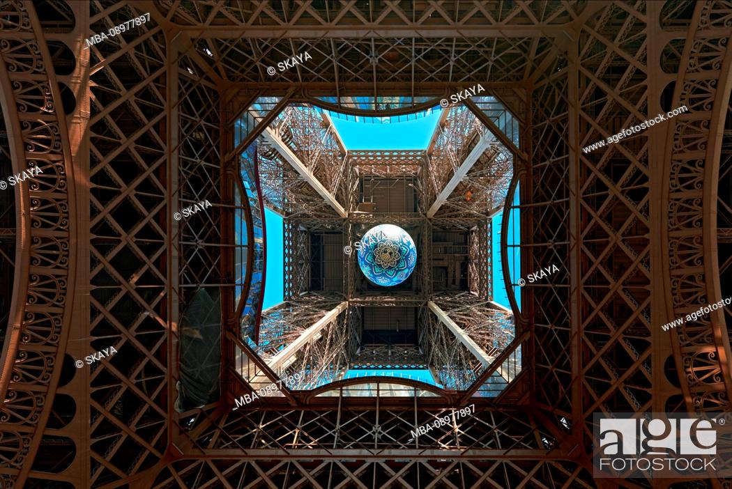 Stock Photo: Eiffel Tower, Paris, France.