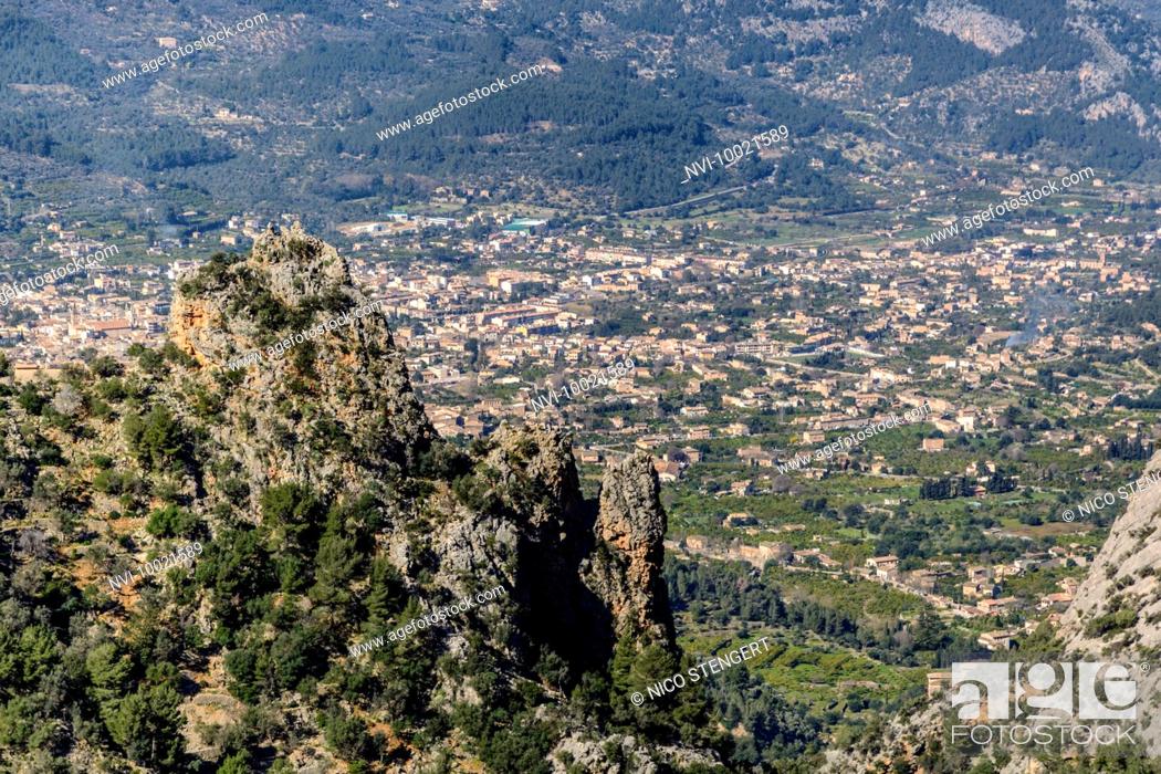 Stock Photo: View through the gorge of Biniaraix to Soller, Mallorca, Balearic Islands, Spain.