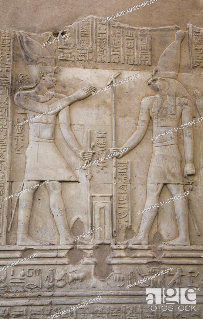 Photo de stock: Pharaoh (L) and God Haroeris (R), Wall Reliefs, Temple of Sobek and Haroeris, Kom Ombo, Egypt.