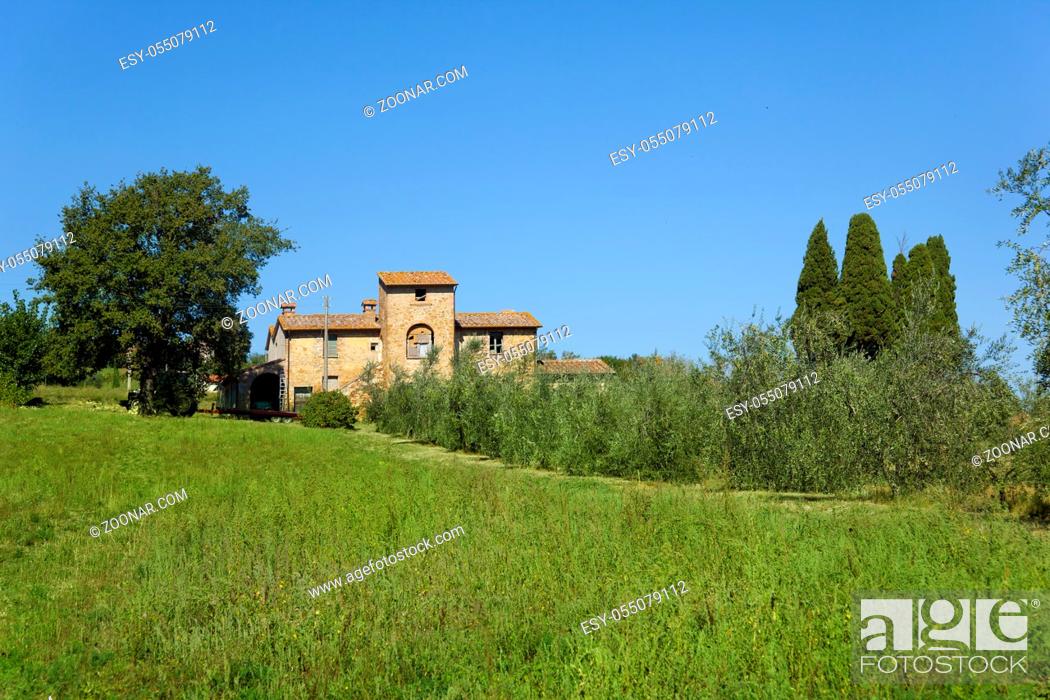 Stock Photo: Schönes Toskana-Panorama mit Gutshof, im Chianti-Gebiet, Italien.