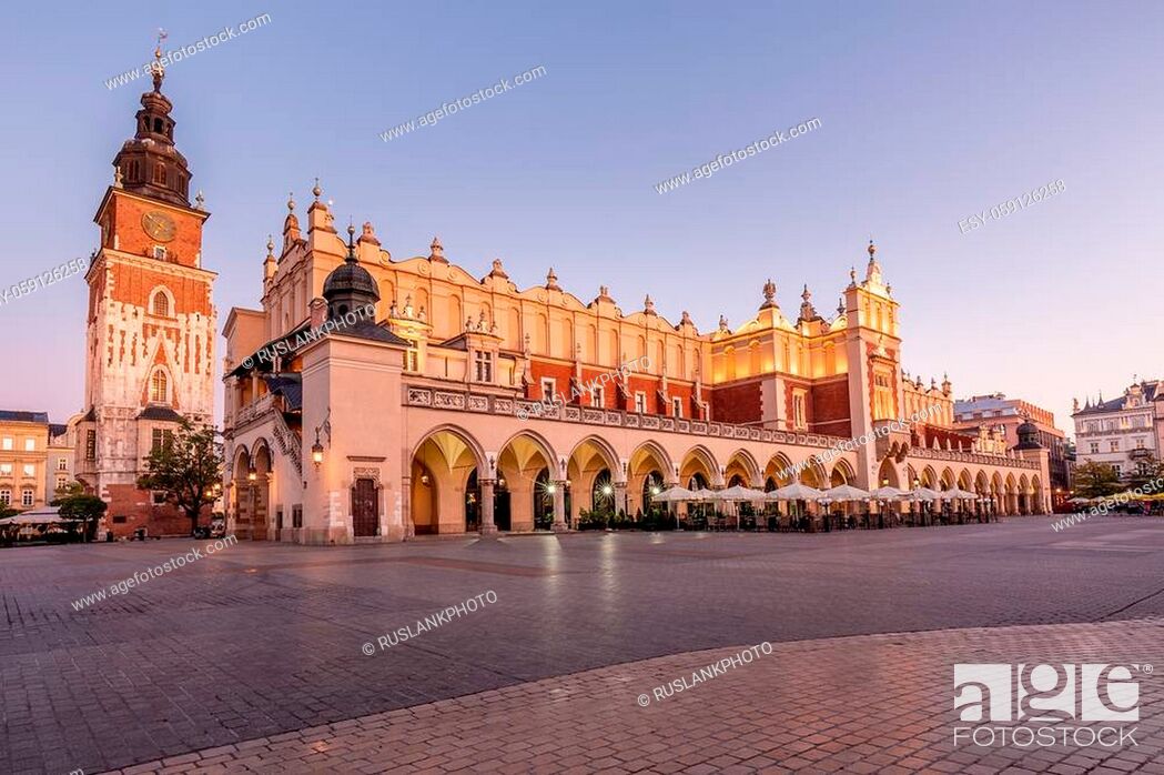 Stock Photo: Market Square at sunrise in old city center at Krakow at morning time, main square, famous cathedral at sunrise in Krakow, Poland.