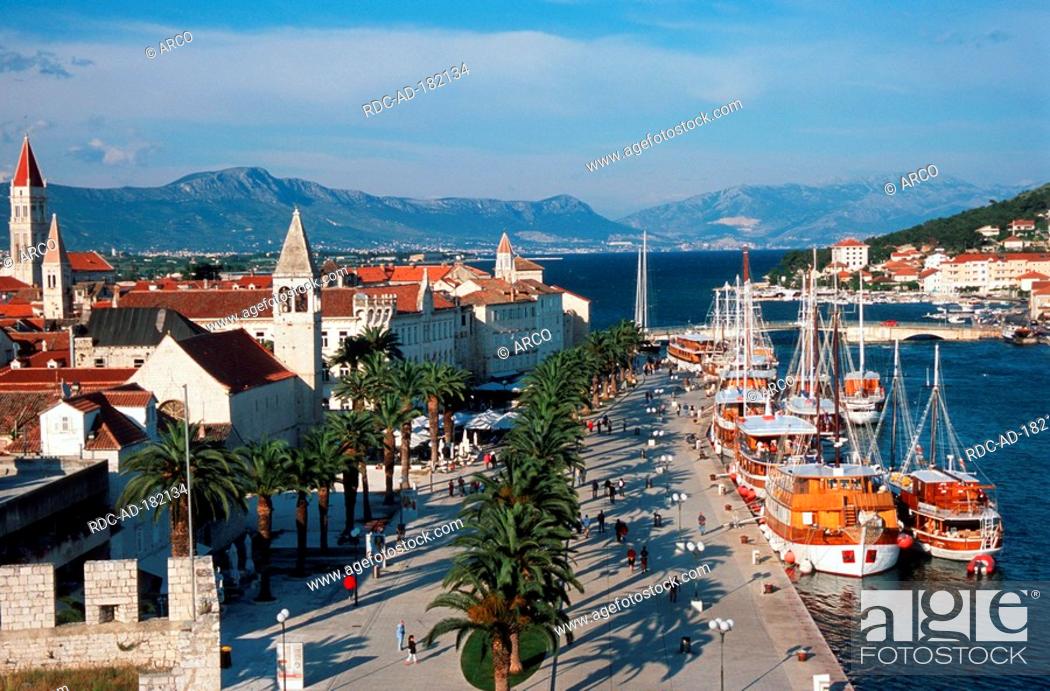 Stock Photo: Harbour promenade, Trogir, Dalmatia, Croatia.