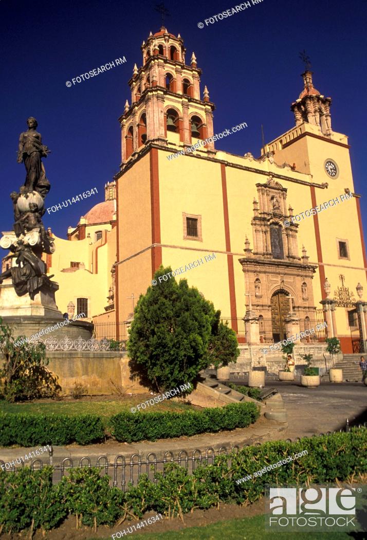 Mexico, Guanajuato, La Parroquia (Parish Church) also known as the Basilica  of Our Lady of Guanarato..., Foto de Stock, Imagen Derechos Protegidos Pic.  FOH-U14416341 | agefotostock