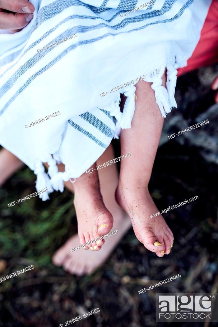 Feet girls dirty Walking barefoot