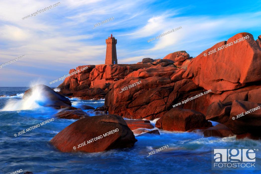 Stock Photo: Ploumanach, Ploumanac'h, Mean Ruz Lighthouse, Phare de Mean Ruz, Sunset, Pink granite coast, Cote de Granit Rose, Cotes d'Armor, Côtes-d'Armor.
