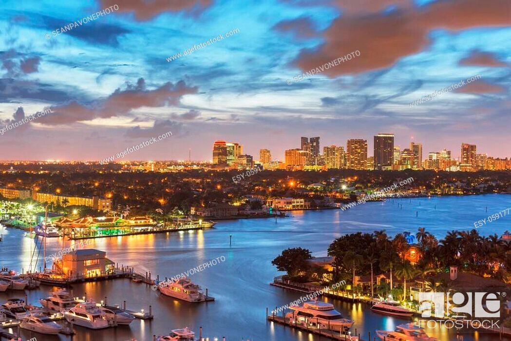 Stock Photo: Fort Lauderdale, Florida, USA skyline at dusk.