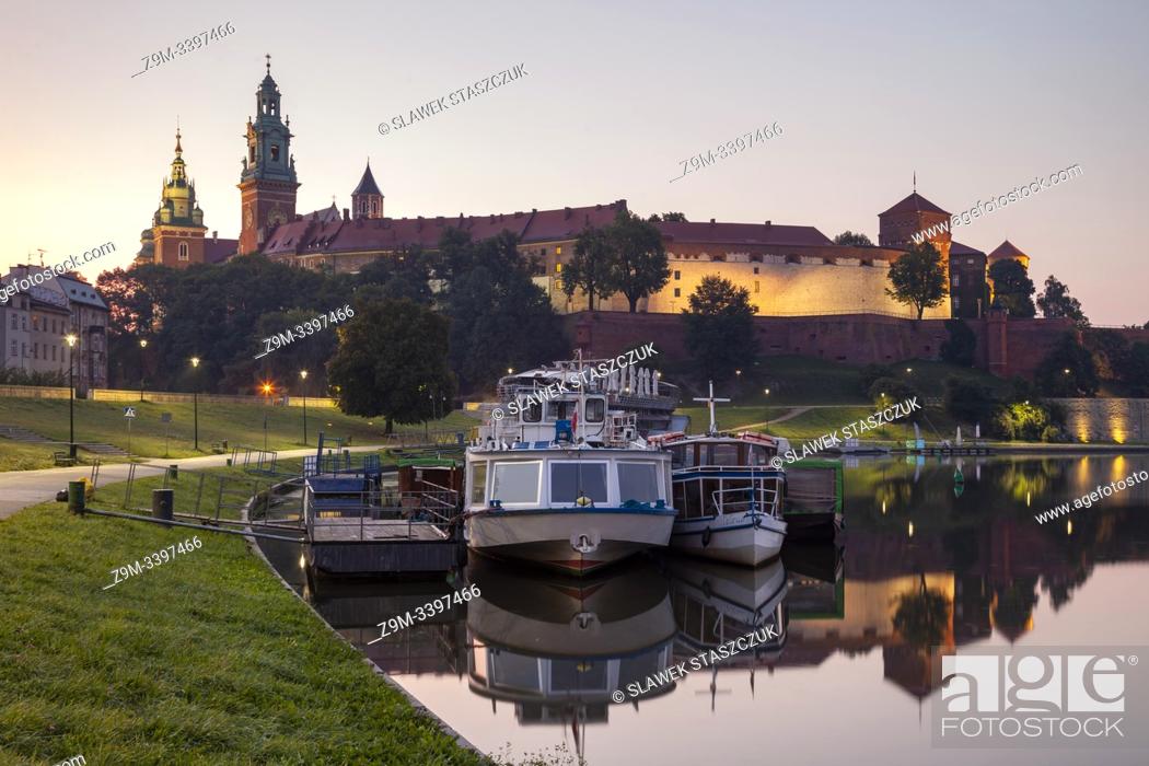 Stock Photo: Dawn at Wawel Royal Castle in Kraków, Poland.