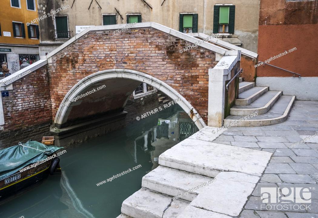 Photo de stock: Corte Canal. Venice, Veneto Region, Italy, Europe.