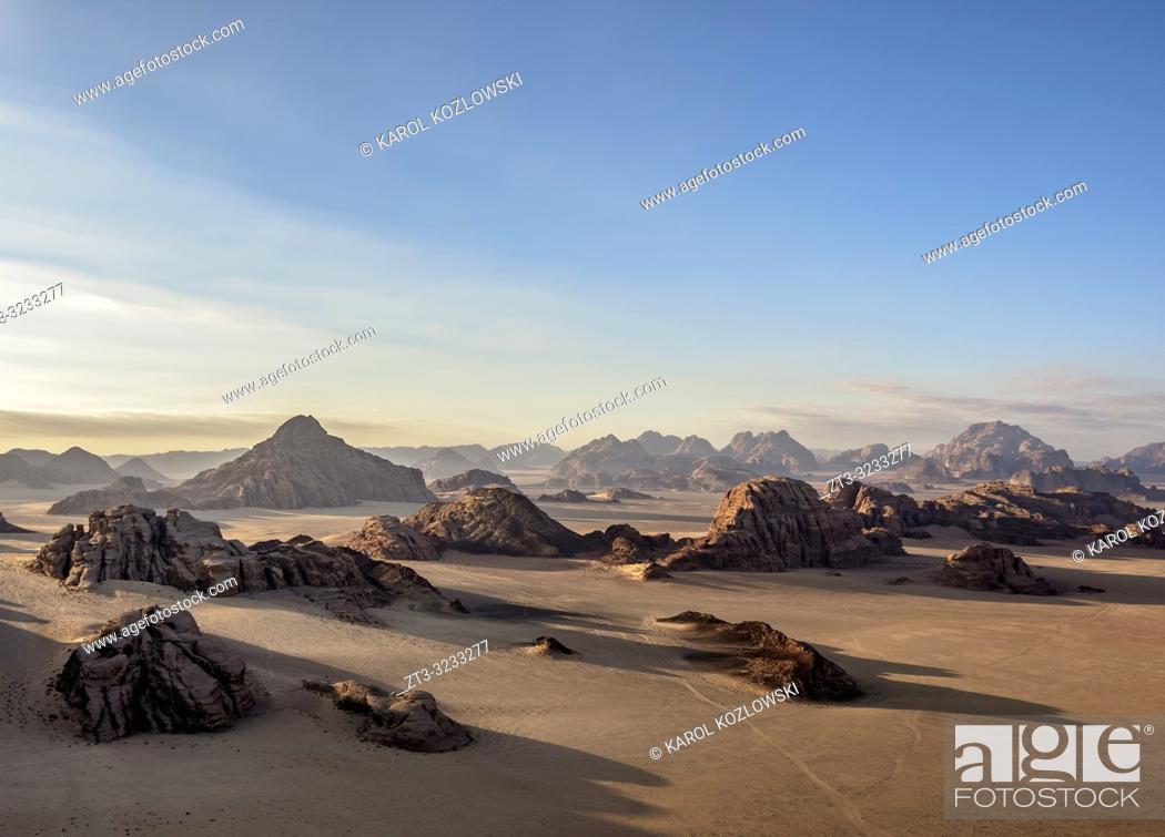 Photo de stock: Landscape of Wadi Rum, aerial view from a balloon, Aqaba Governorate, Jordan.