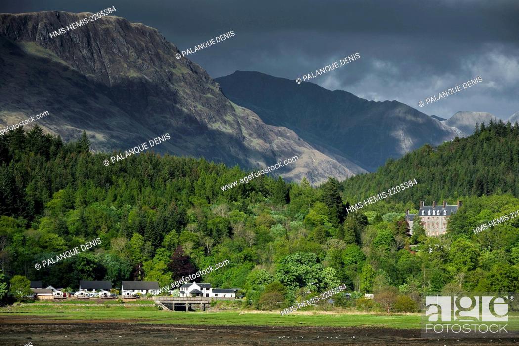 Stock Photo: United Kingdom, Scotland, Highland, Glencoe village, Invercoe, Loch Leven.