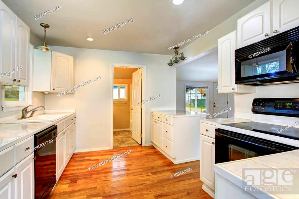 Hardwood Floor And White Cabinets, Hardwood Floor In Kitchen With White Cabinets